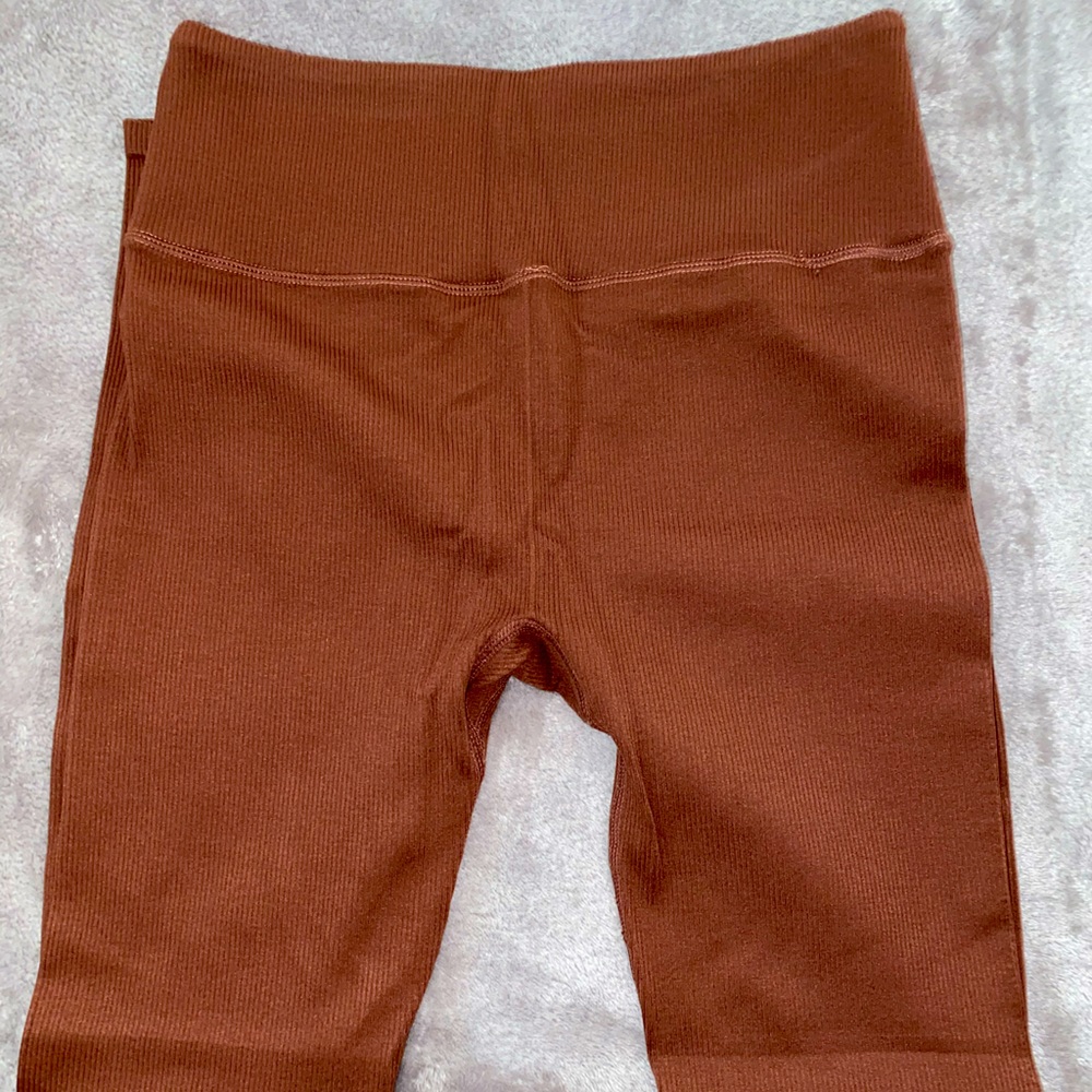 Ribbed Maroon/brown leggings 28”